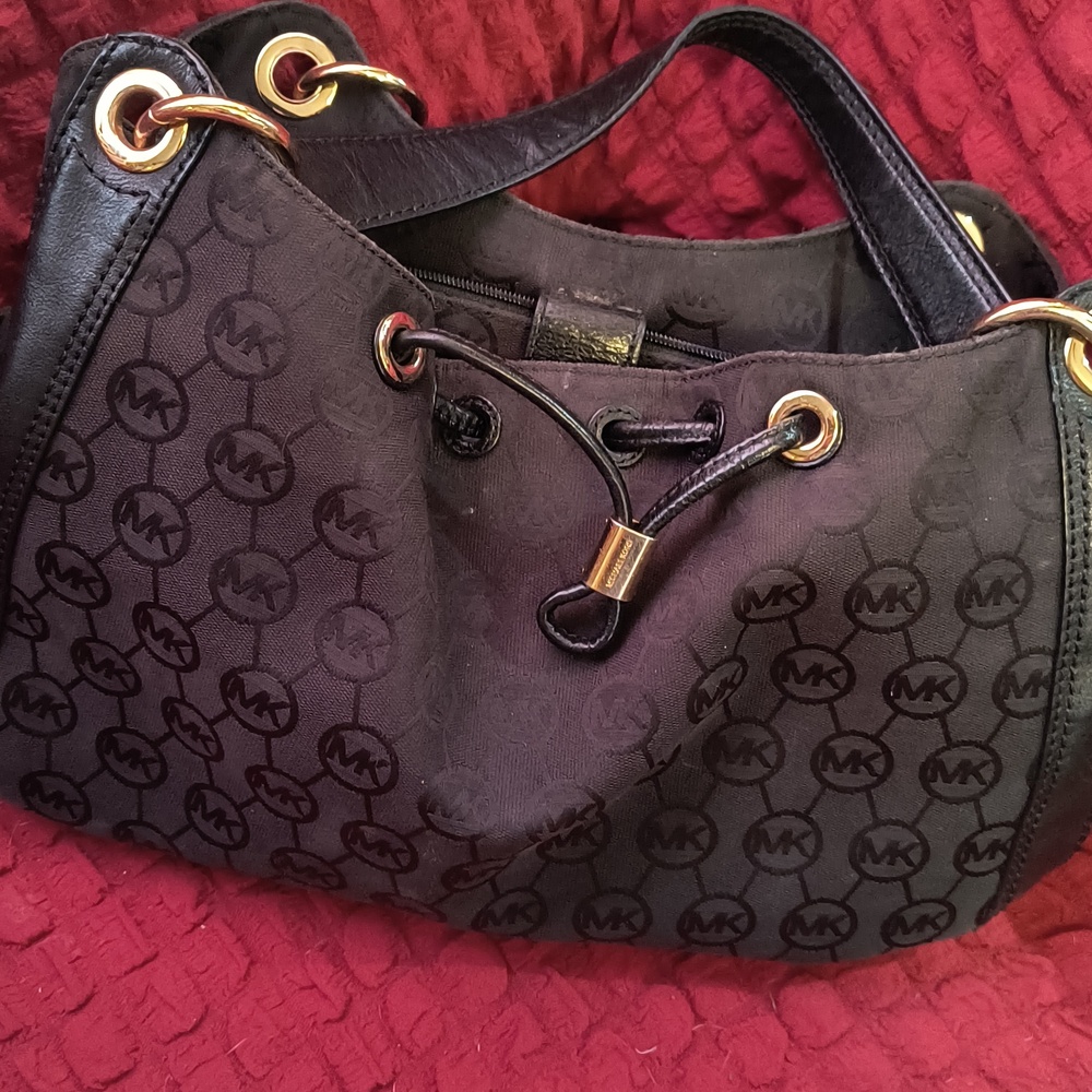 Michael Kors Black Nylon and Leather Trim Signature Hobo Bag with Gold Hardware - Picture 3 of 8